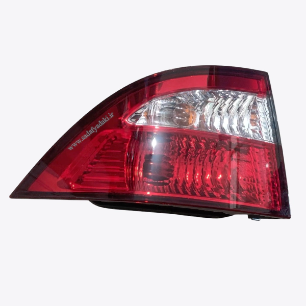 چراغ خطر عقب چپ روی گلگیر سمند LX بی نی سی 2 چراغ خطر عقب سمت چپ روی گلگیر سمند LX