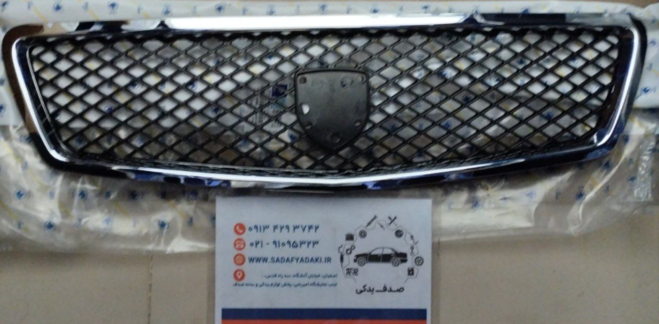 جلو پنجره با زه آبکاری بدون آرم رانا ایساکو